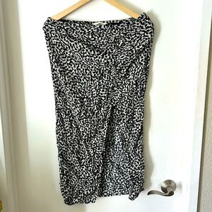 H&M Skirt - Slit - Knee Length